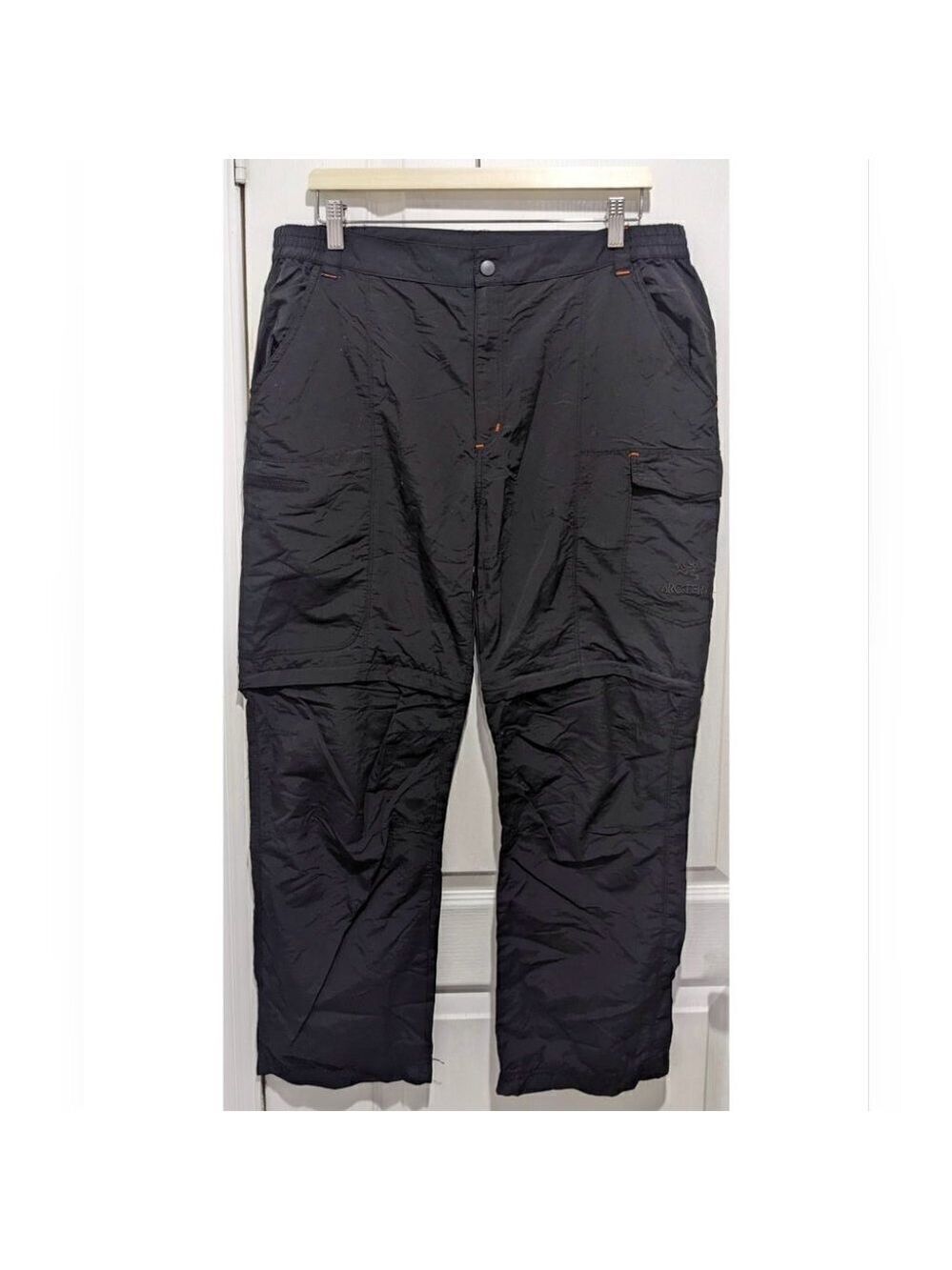 ARC'TERYX | Women's Zip-off Convertible Hiking Pants in Black